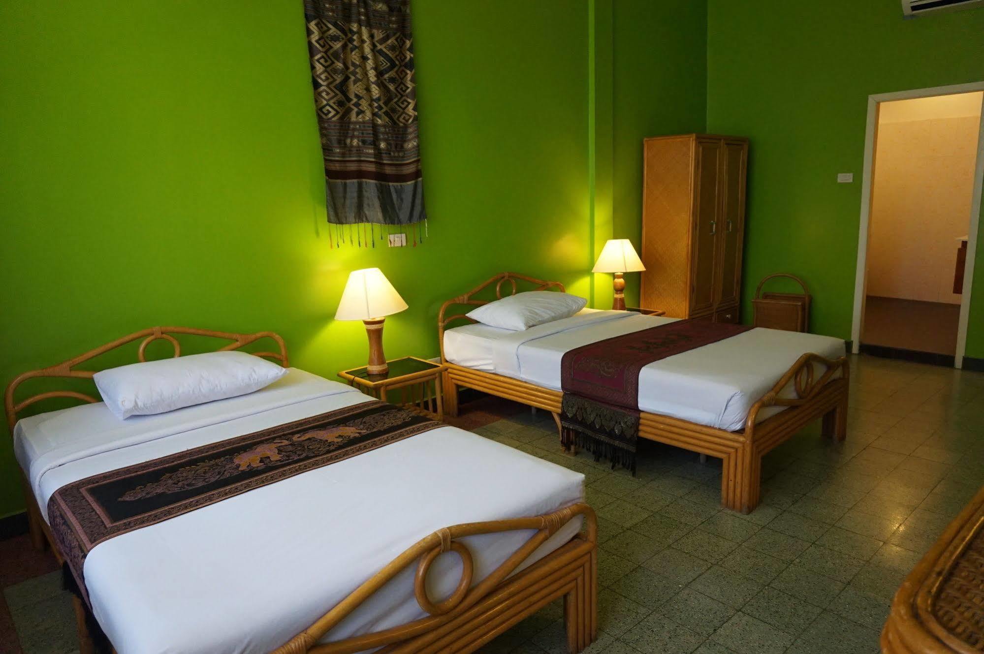 Day Inn Hotel Ban Nongdouang Extérieur photo